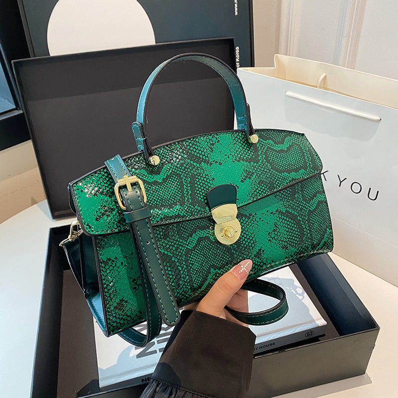 Stylish Women's Large Capacity Fashion Retro Handbags