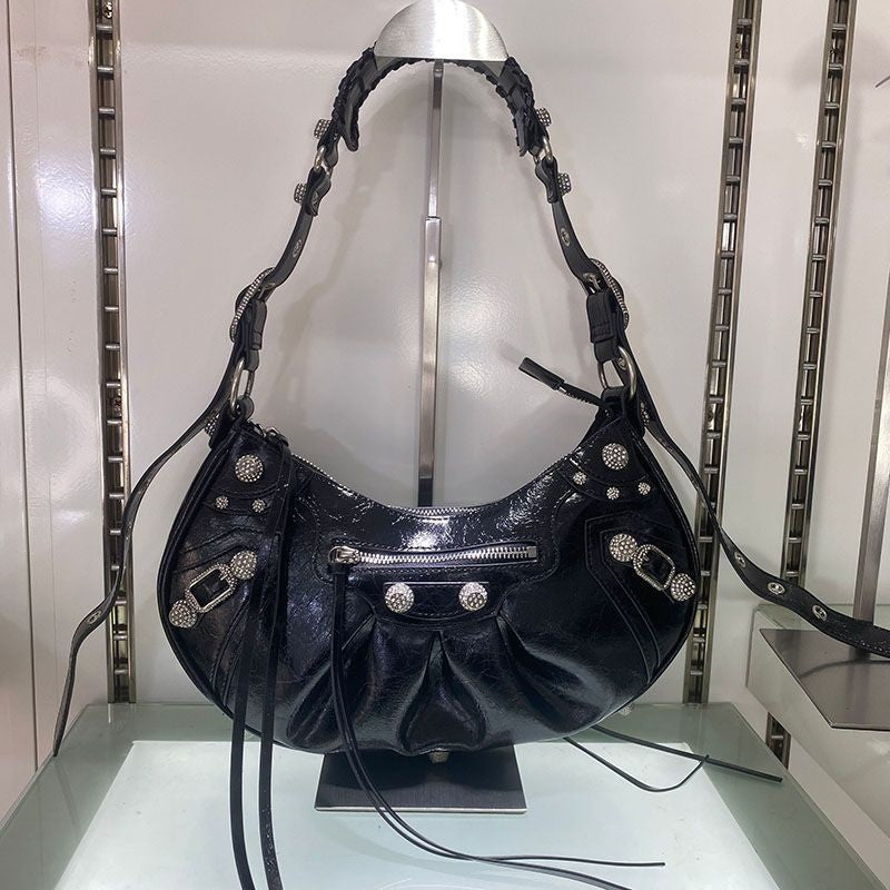 Women's Motorcycle Underarm Rivet Tassel Three-in-one January Tooth Pleated Women's Shoulder Bag