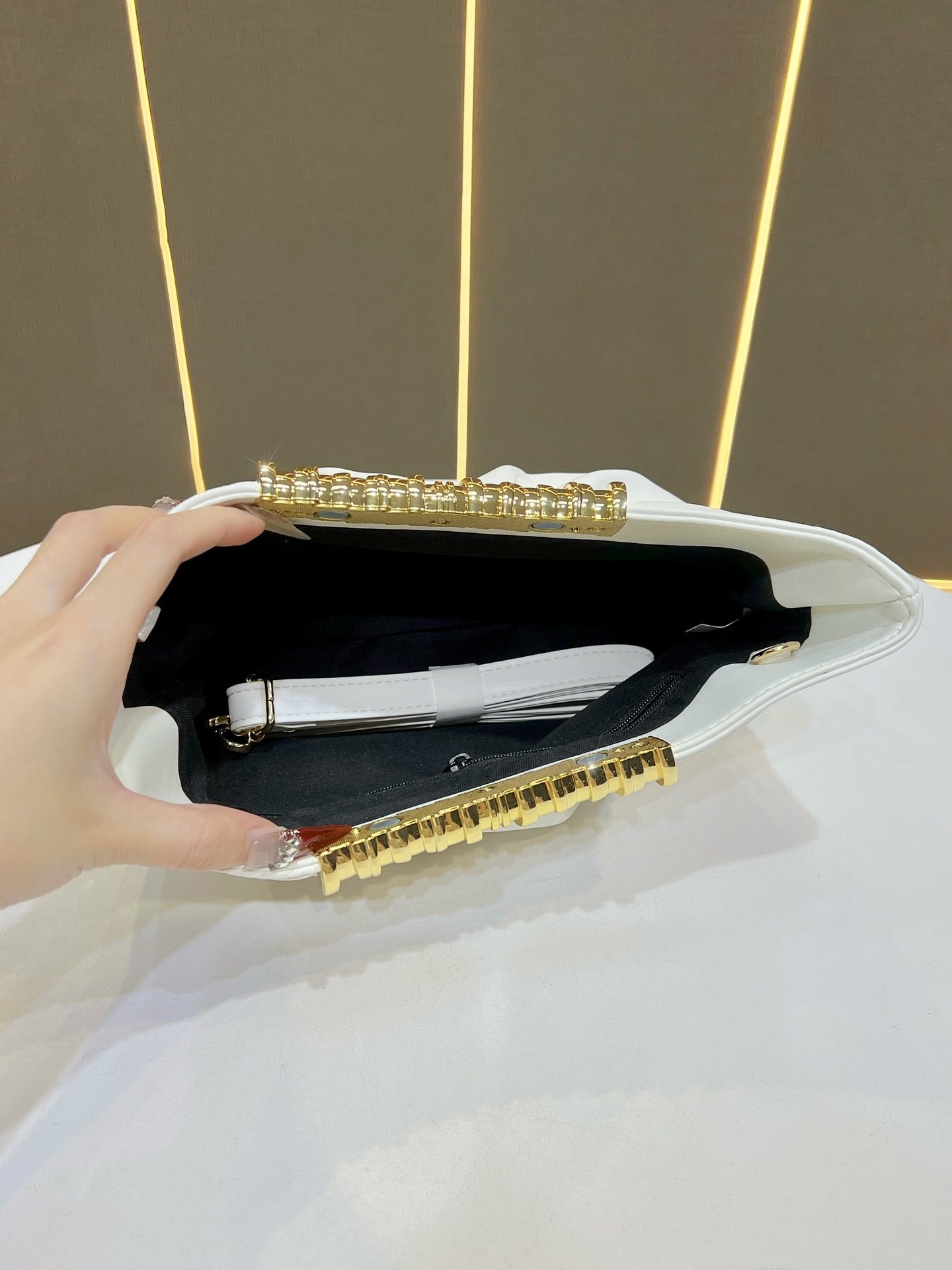 Durable Clutch Simple Classy Pearl Banquet Dinner Bag