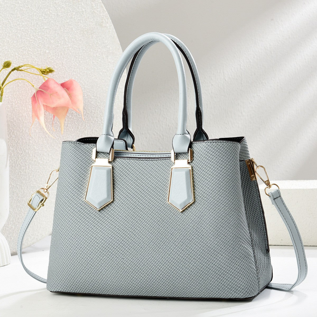 Elegant Women's Spring Texture Versatile Minimalist Women's Handbag