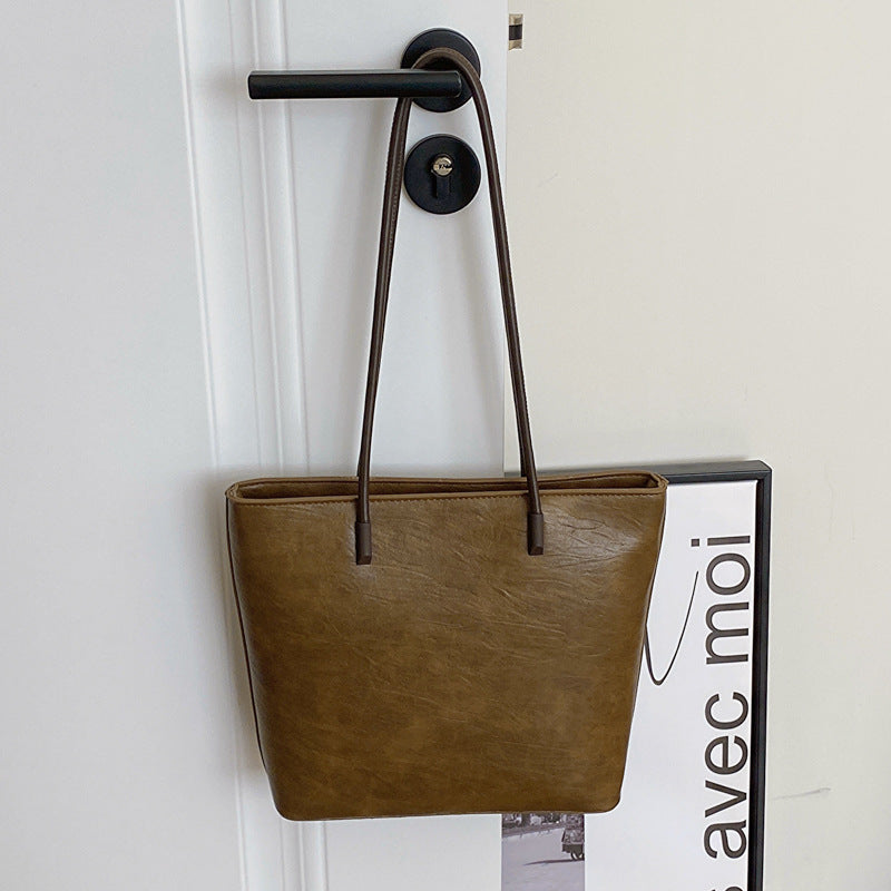 Women's Oil Wax Leather Solid Color Large Capacity Portable Underarm Bags