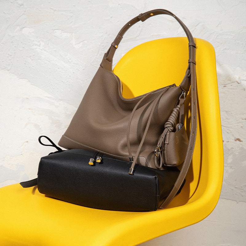 Women's Large Capacity Genuine Leather Retro Underarm Women's Shoulder Bag