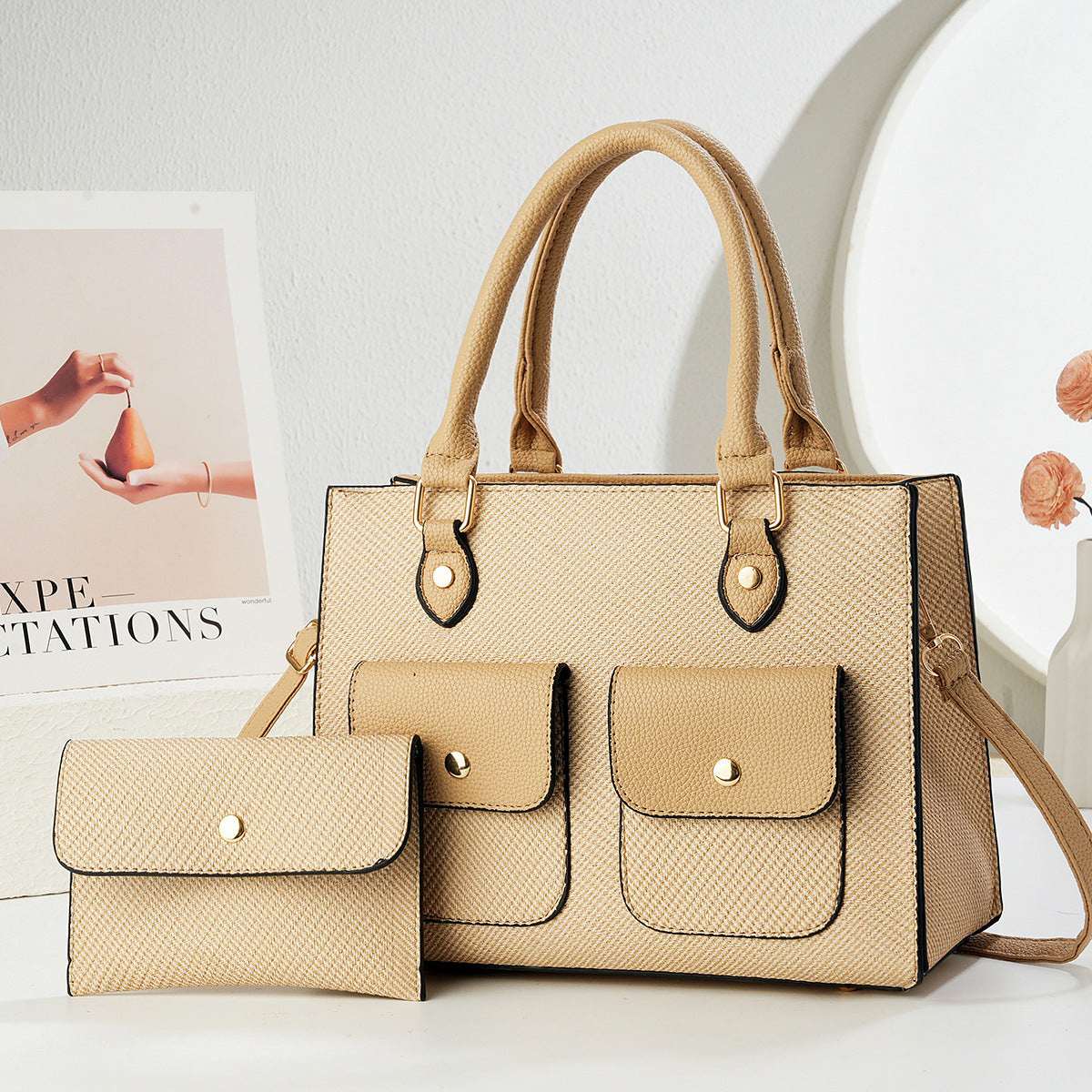 Women's Fashionable Fashion Commuter Large Capacity Practical Portable Women's Handbag