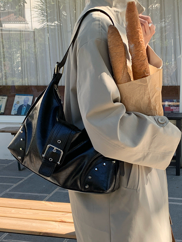 Retro Minority High-grade Rivet Underarm Portable Tote Bags
