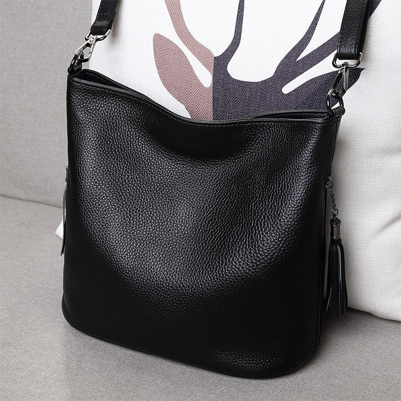 Women's Genuine Leather Tassel First Layer Cowhide Women's Messenger Bag