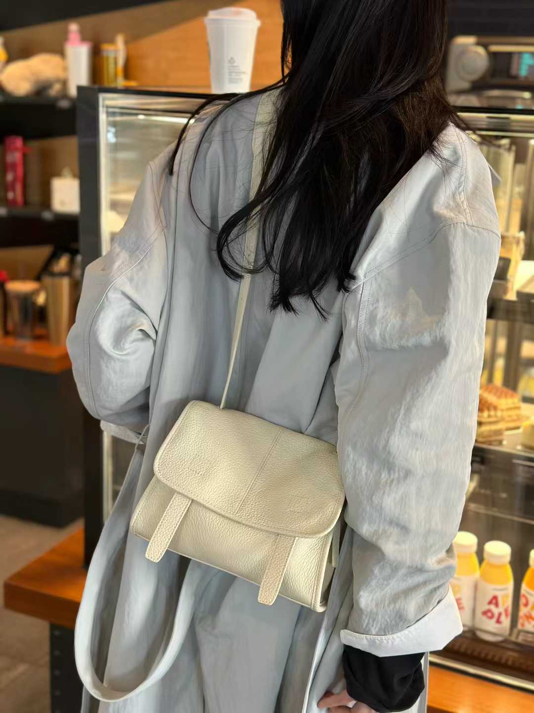 Women's Retro Flip Minimalist Underarm Commuter Women's Shoulder Bag