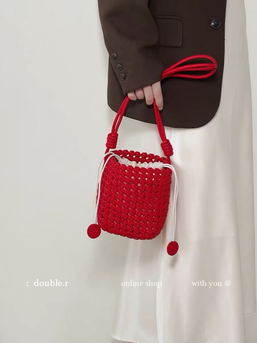 Fashion Handmade Woven High-grade Food Basket Mini Underarm Mother Bucket Bags