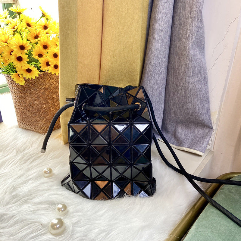 Women's Drawstring Double Stitching Glossy Diamond Plaid Bags