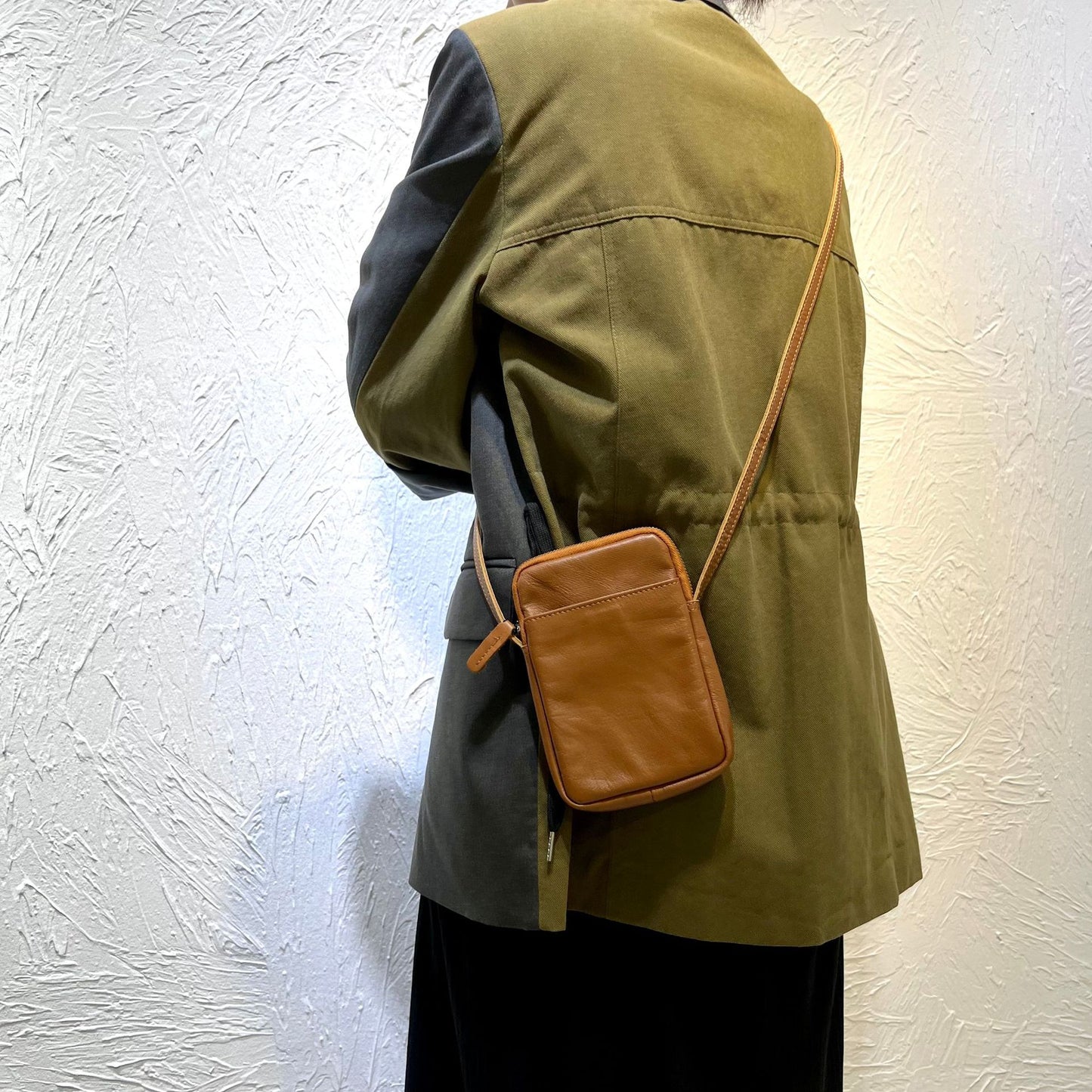 Women's Genuine Leather Handmade First Layer Cowhide Mobile Unisex Shoulder Bags