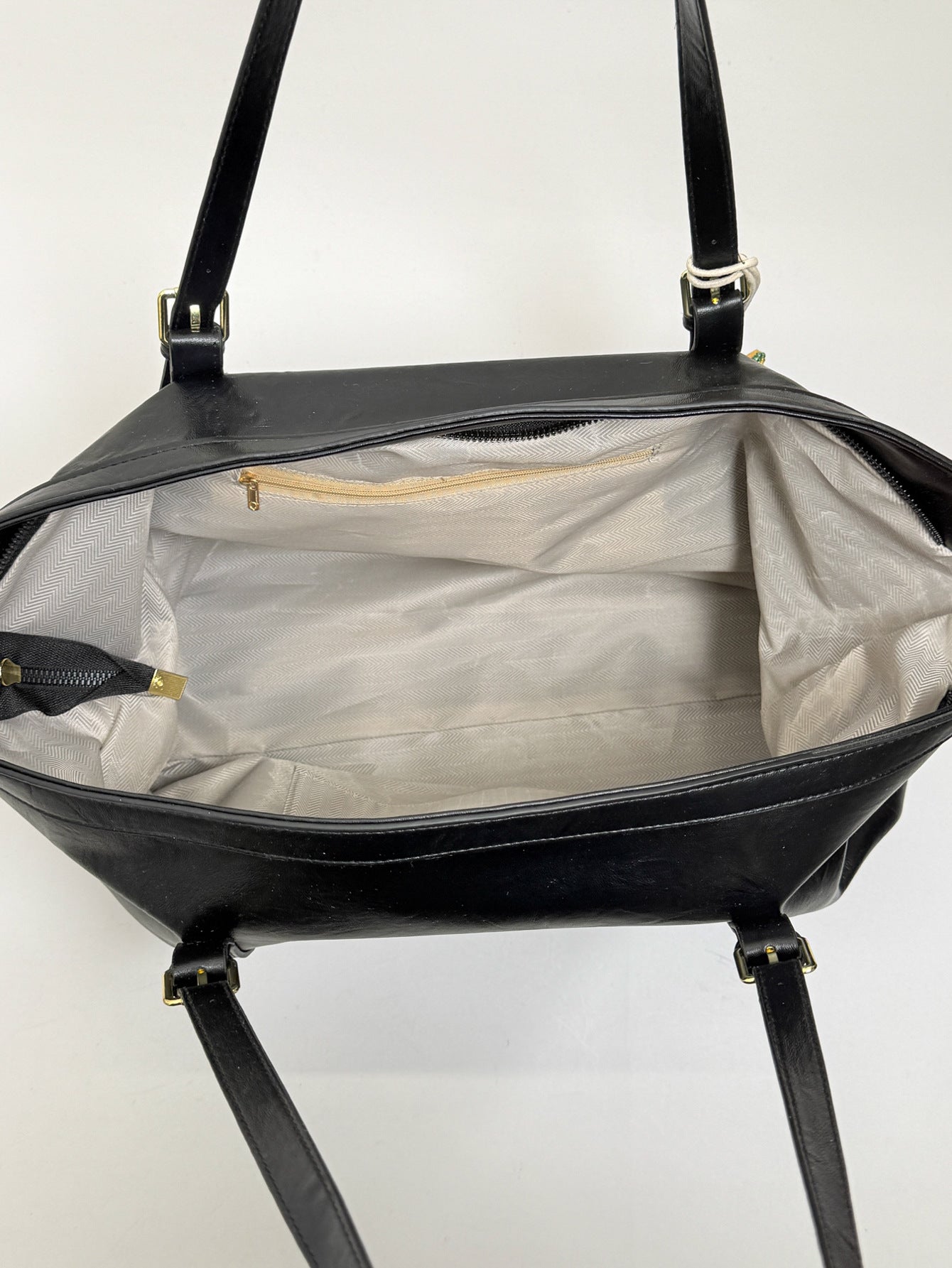 High-grade Large Capacity Versatile Commuter Portable Underarm Light Tote Bag