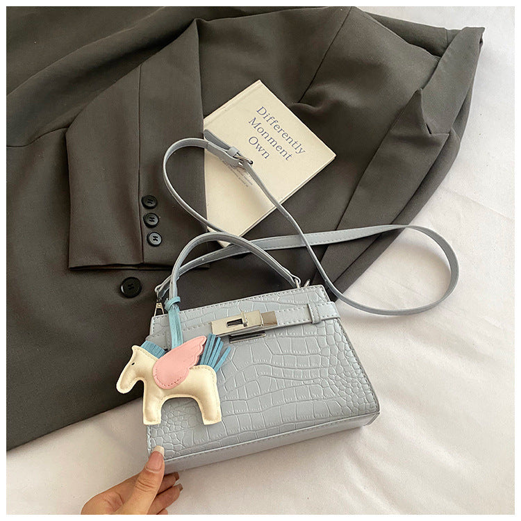 Women's Summer Simple Textured Western Style Niche Commuter Bags