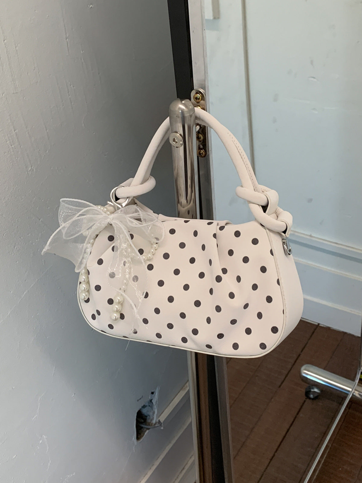 Women's Super Popular Niche Polka Dot Fashion Exquisite Mini Women's Messenger Bag
