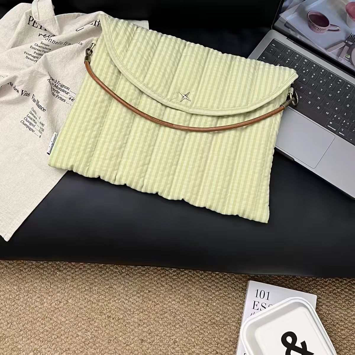 Retro Style Four Stars Computer Liner For Bags