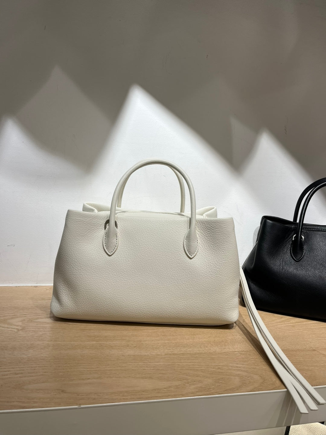 Women's Genuine Leather Source Light Luxury Large Capacity Bags