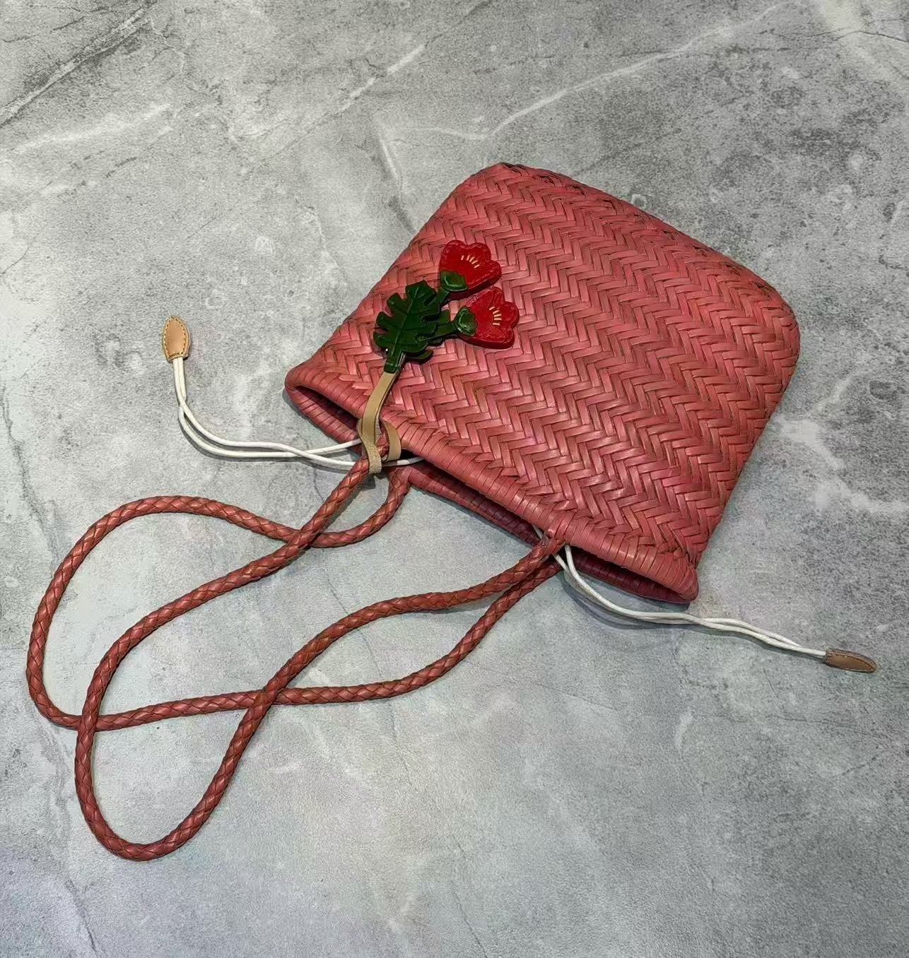 Popular Woven First Layer Cowhide Retro Small Square Bag