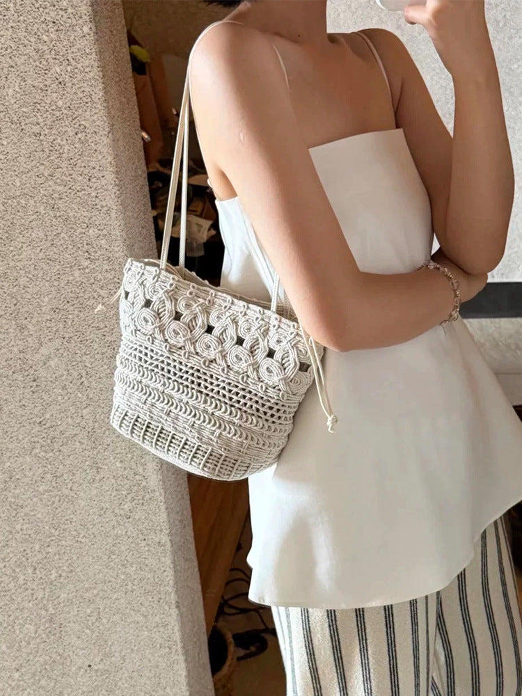 Loose Feeling One Hollow Crocheted Woven Female Summer Seaside Vacation Shoulder Bags