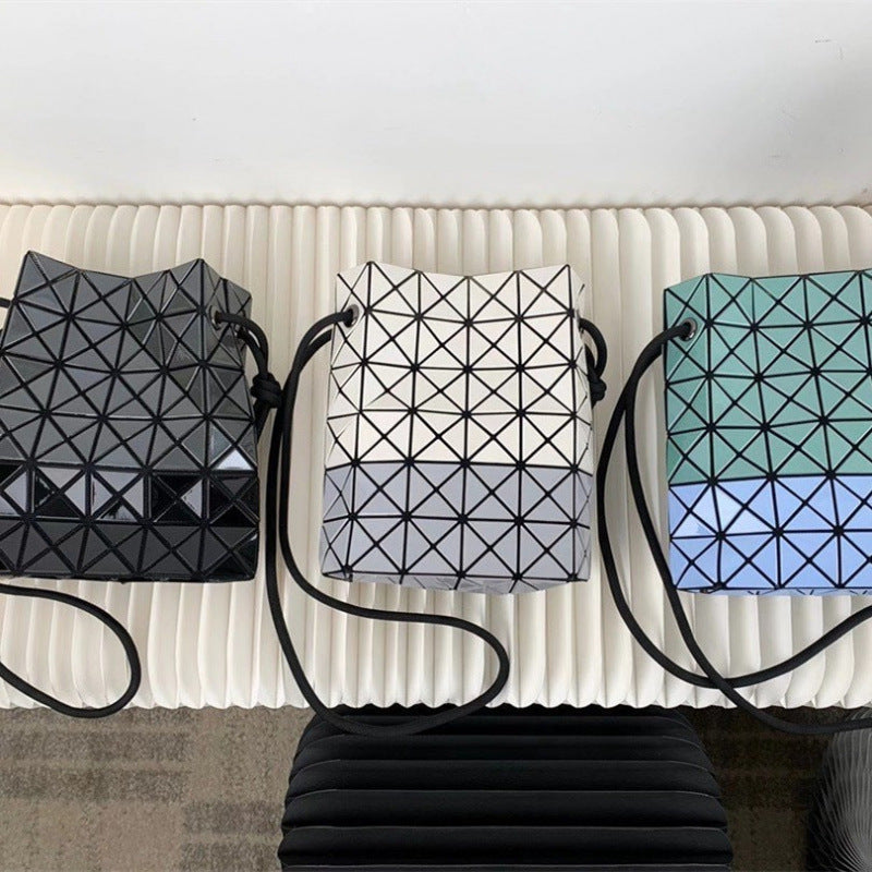 Women's Drawstring Two Colors Glossy Diamond Plaid Women's Messenger Bag