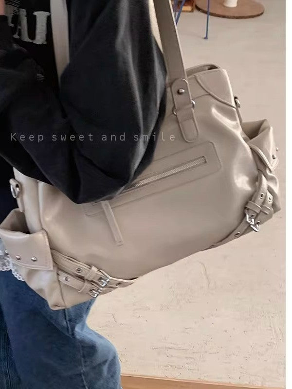Women's Locomotive Style Large Capacity Totes Summer Tide Fashion Retro One Women's Messenger Bag