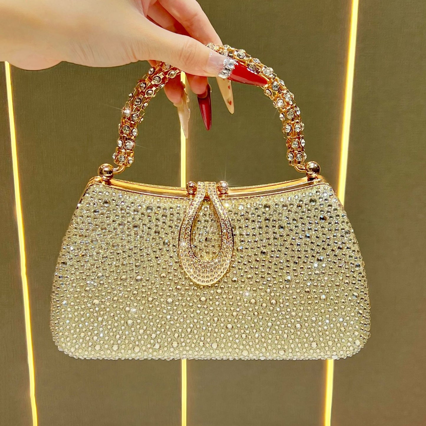 Attractive Fashionable Light Luxury Chain Dress Dinner Bag