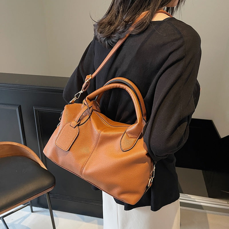 Women's Large Capacity Totes Fashionable Retro High-grade Portable Texture Women's Messenger Bag