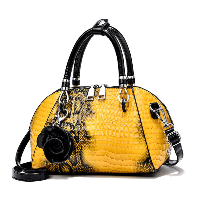Stylish Women's Crocodile Pattern Shell Trend Women's Shoulder Bag