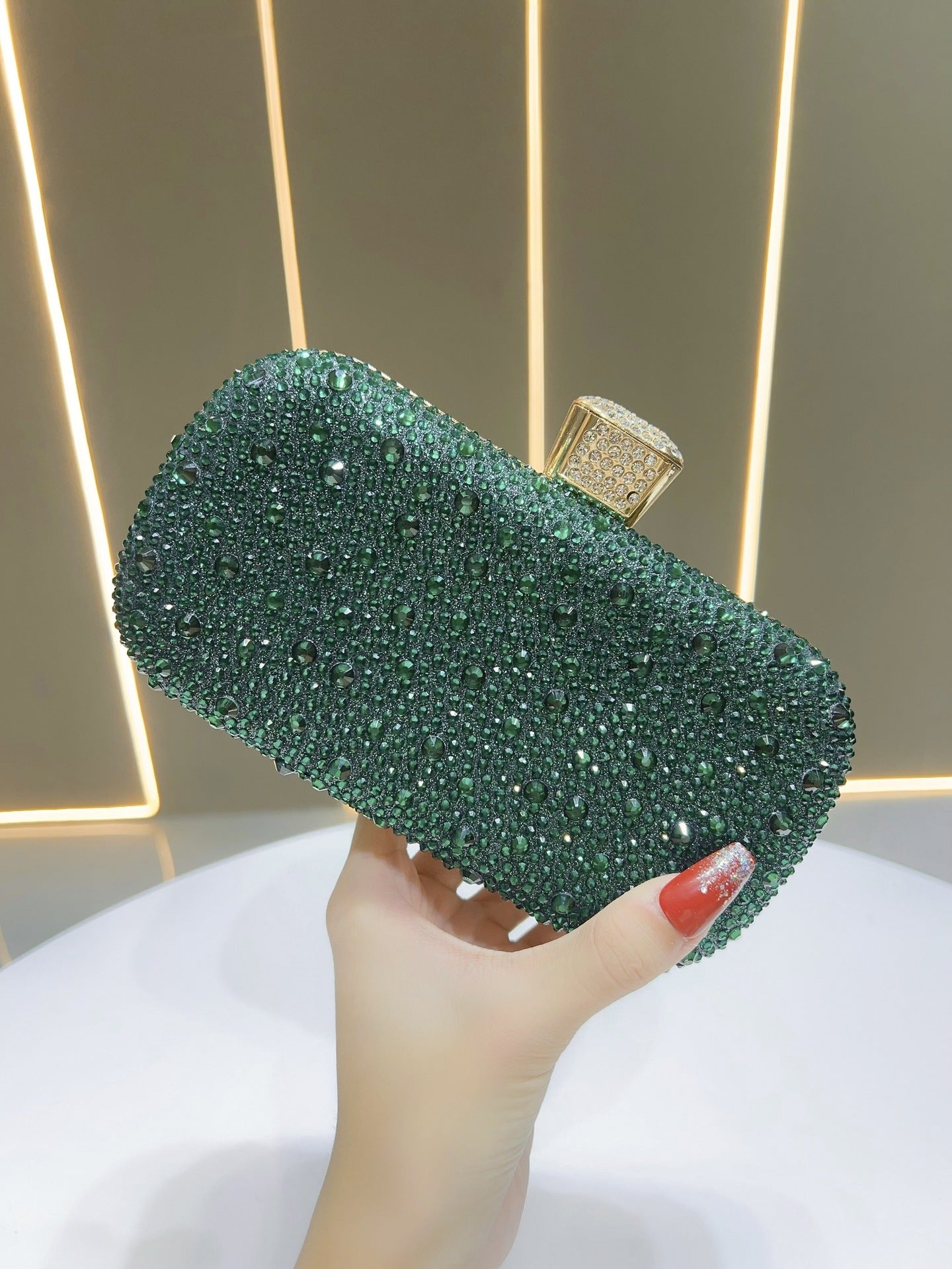 Women's Shiny Luxury High-grade Light Clutch Elegant Dinner Bag
