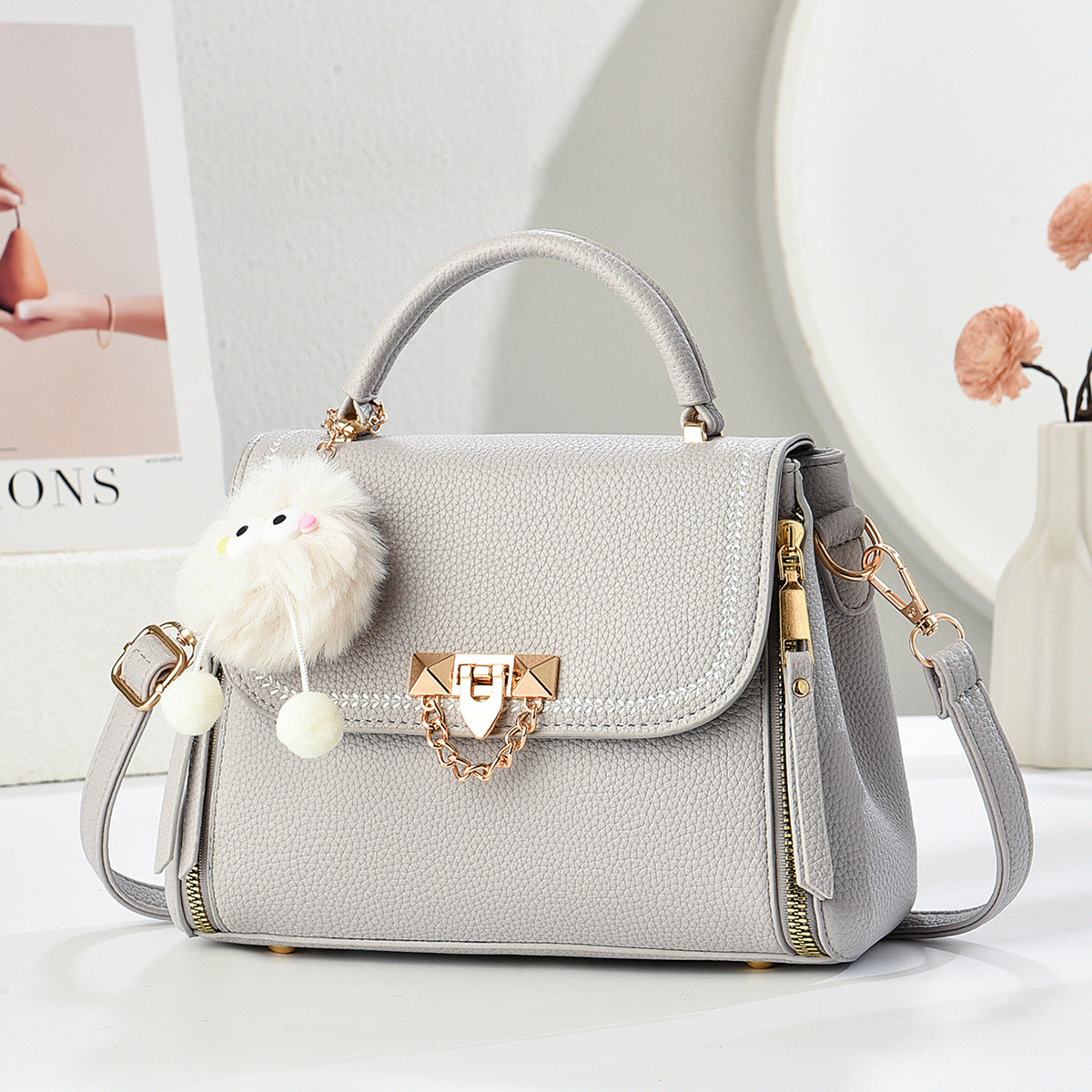 Elegant Women's Fashionable High-grade Fashion Retro Small Square Bags