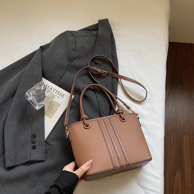 Women's Western Style Underarm Fashion Commuter Texture Women's Shoulder Bag