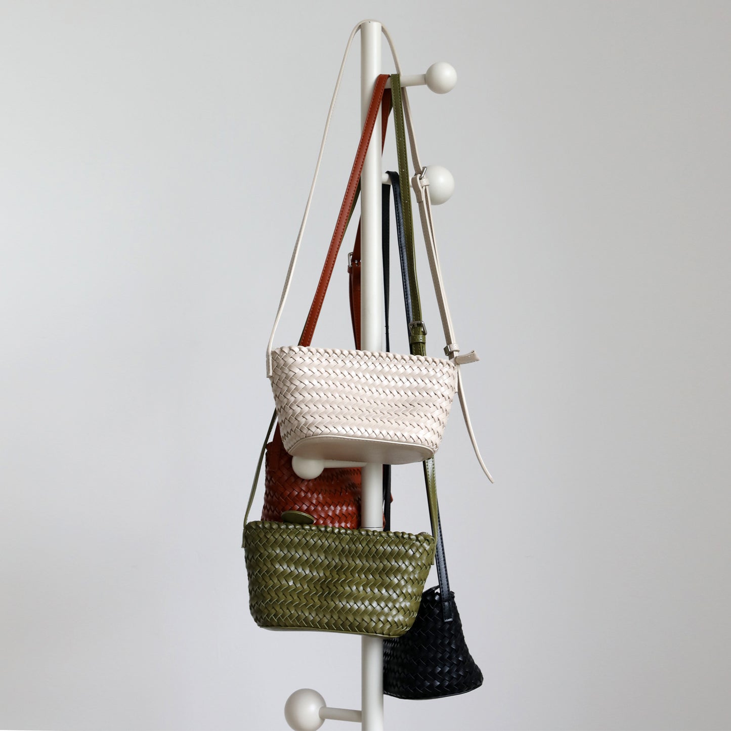 Women's High-grade Handmade Woven Hand Holding Commuter Bucket Bags