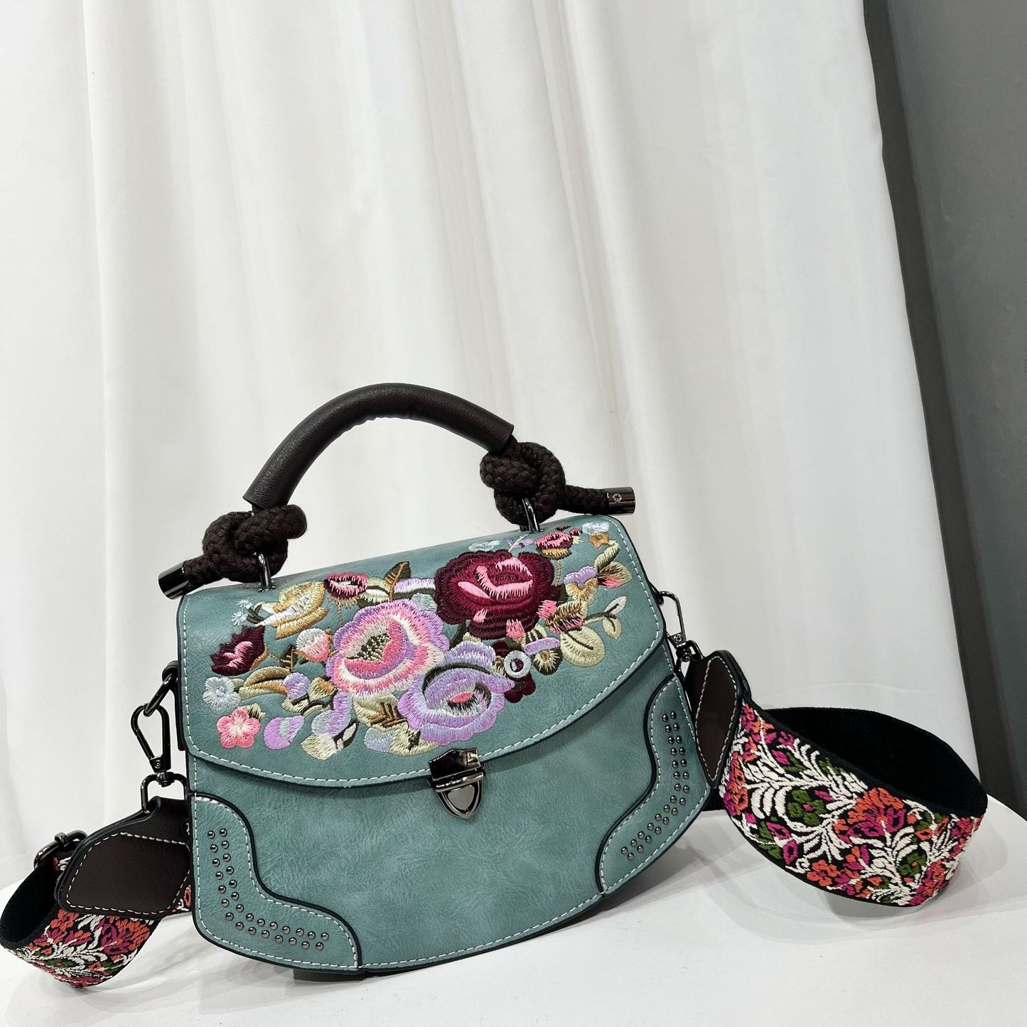 Women's Ethnic Style Embroidery Textured Large Capacity Simple Texture Leisure Women's Handbag