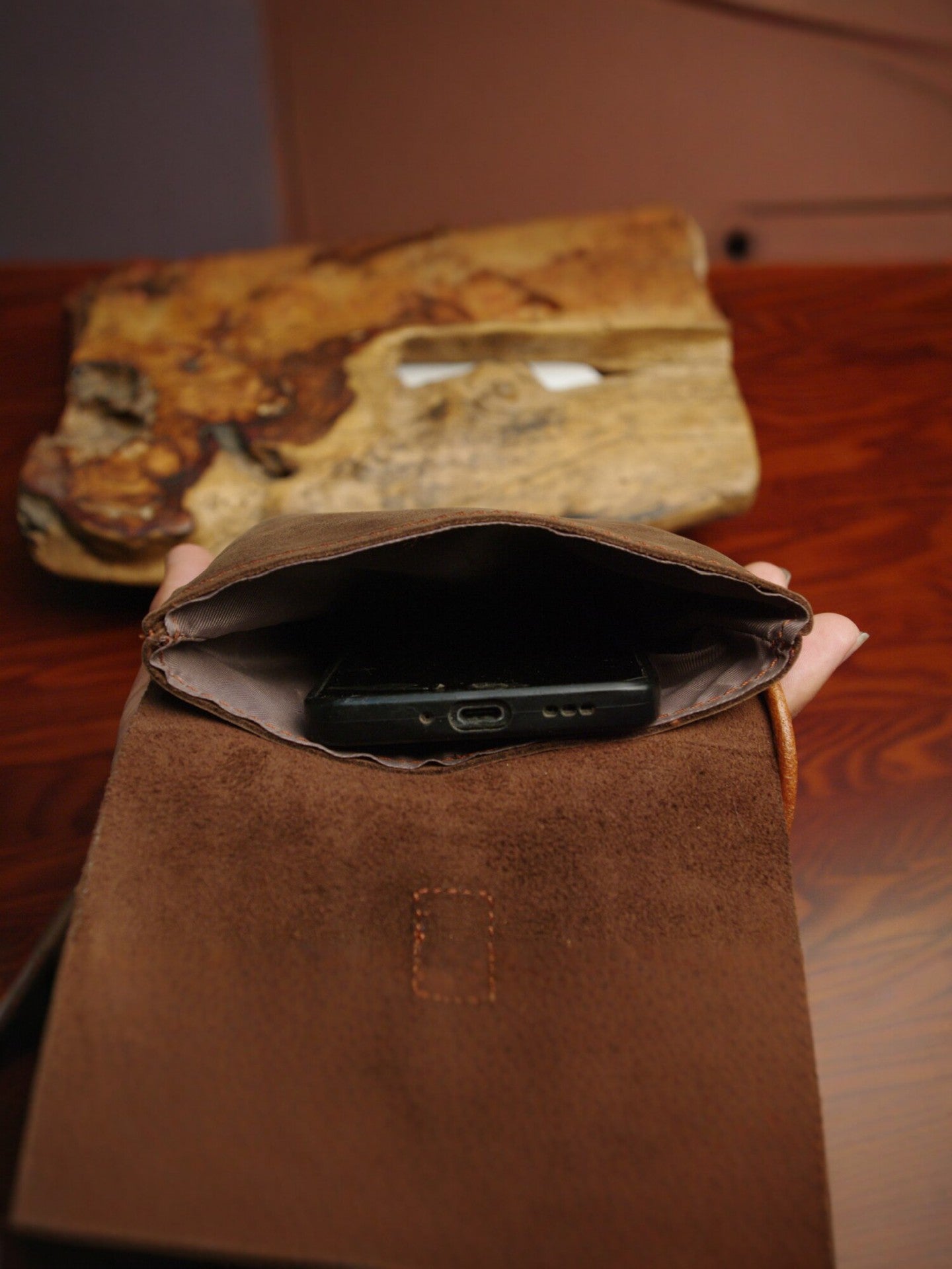 Women's & Men's Strap Retro Cowhide Saddle Mobile Daily Storage Artistic Phone Bags