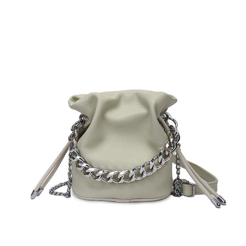 Women's Popular Large Capacity Textured Chain Summer Bags