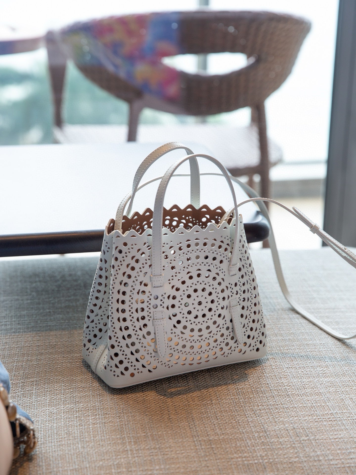 Genuine Leather Wave Hollow Carved Vegetable Basket High-grade Women's Shoulder Bag