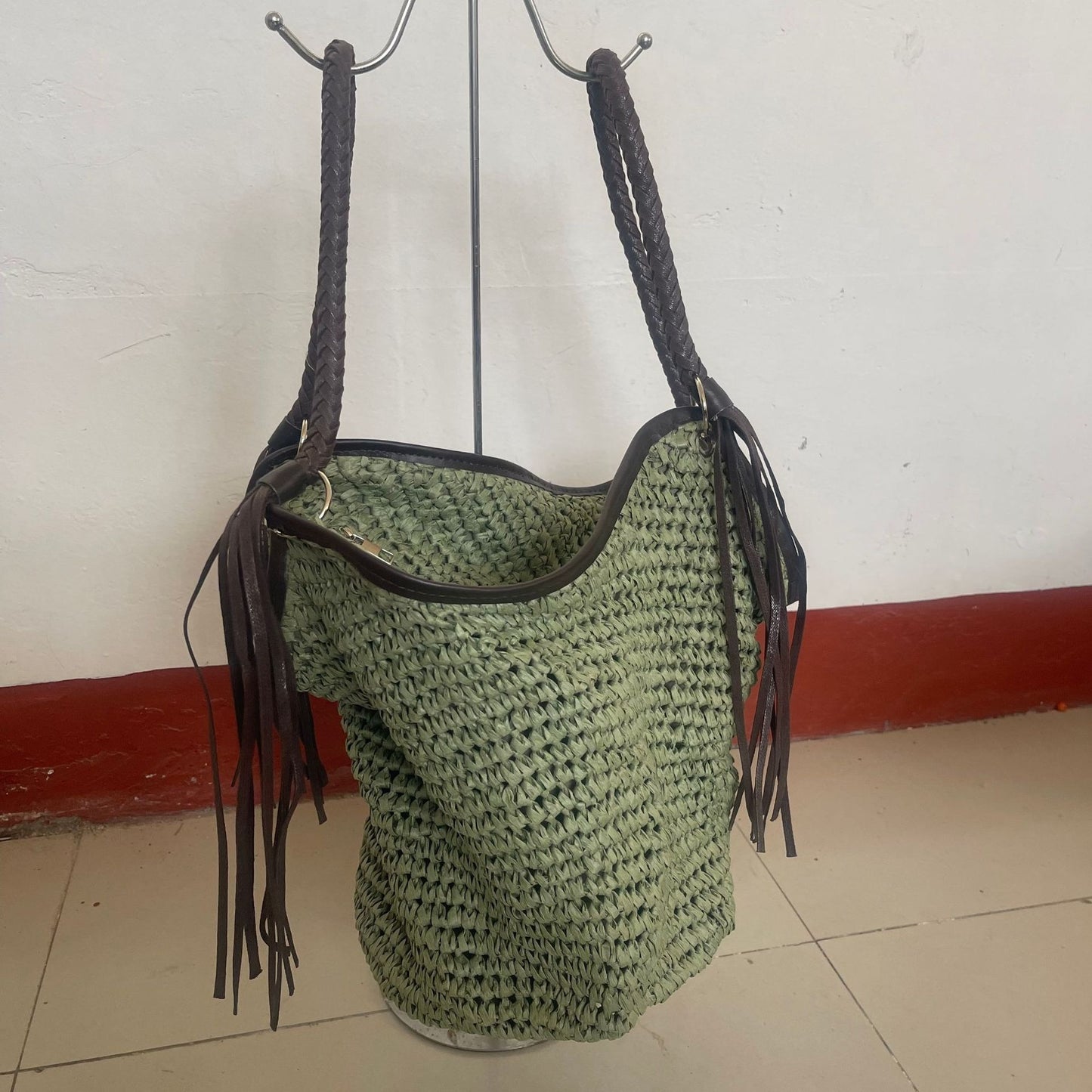 Women's Korean Style Tassel Straw Fashion Woven Large Capacity Beach Bucket Bags
