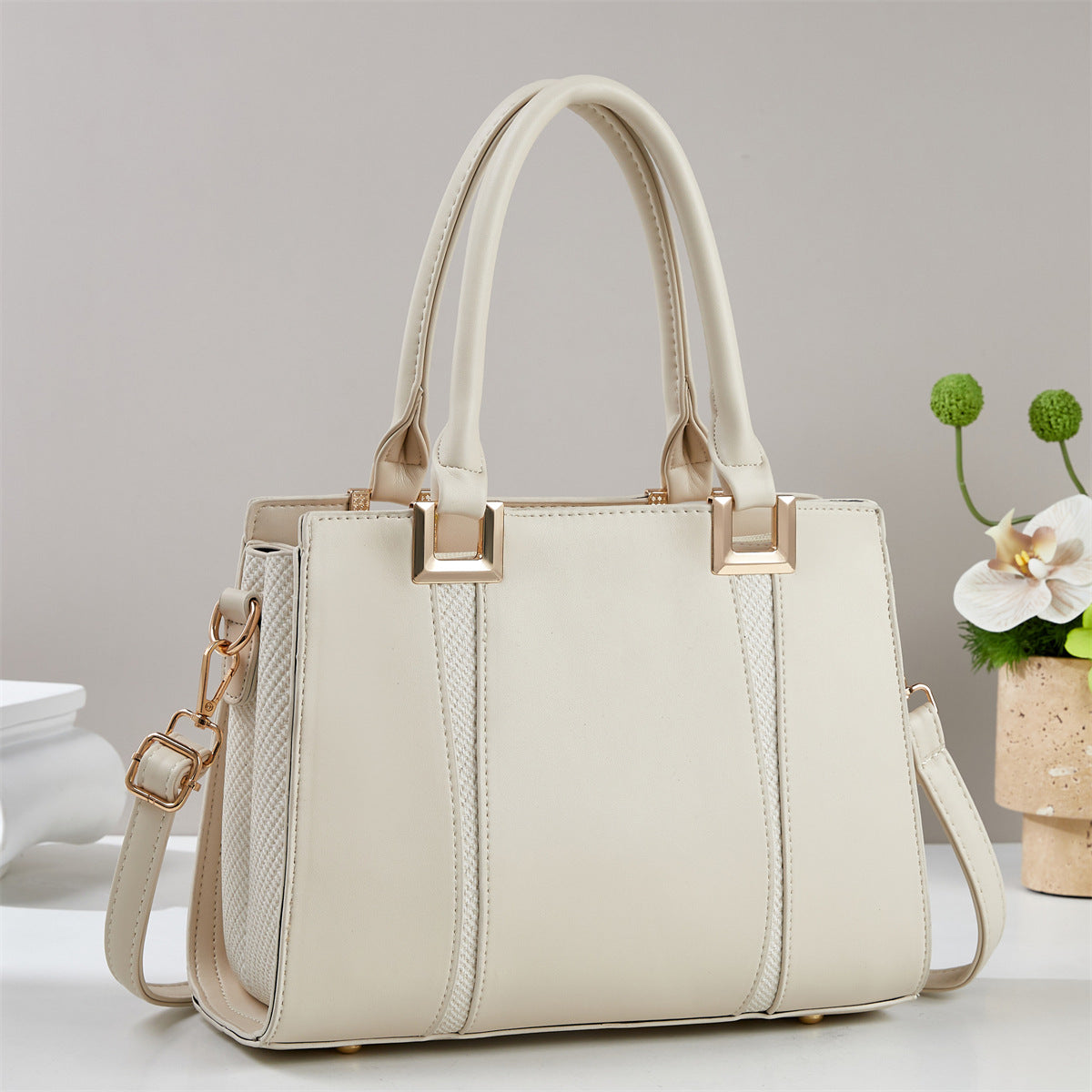 Women's Fashionable Stylish Exquisite Portable Texture Large Ladies Bags