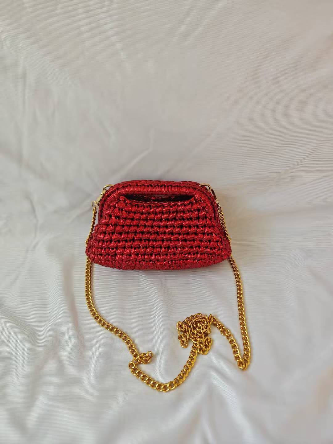 Women's Hand-woven Chain Mini Style Metallic Cloth Women's Handbag