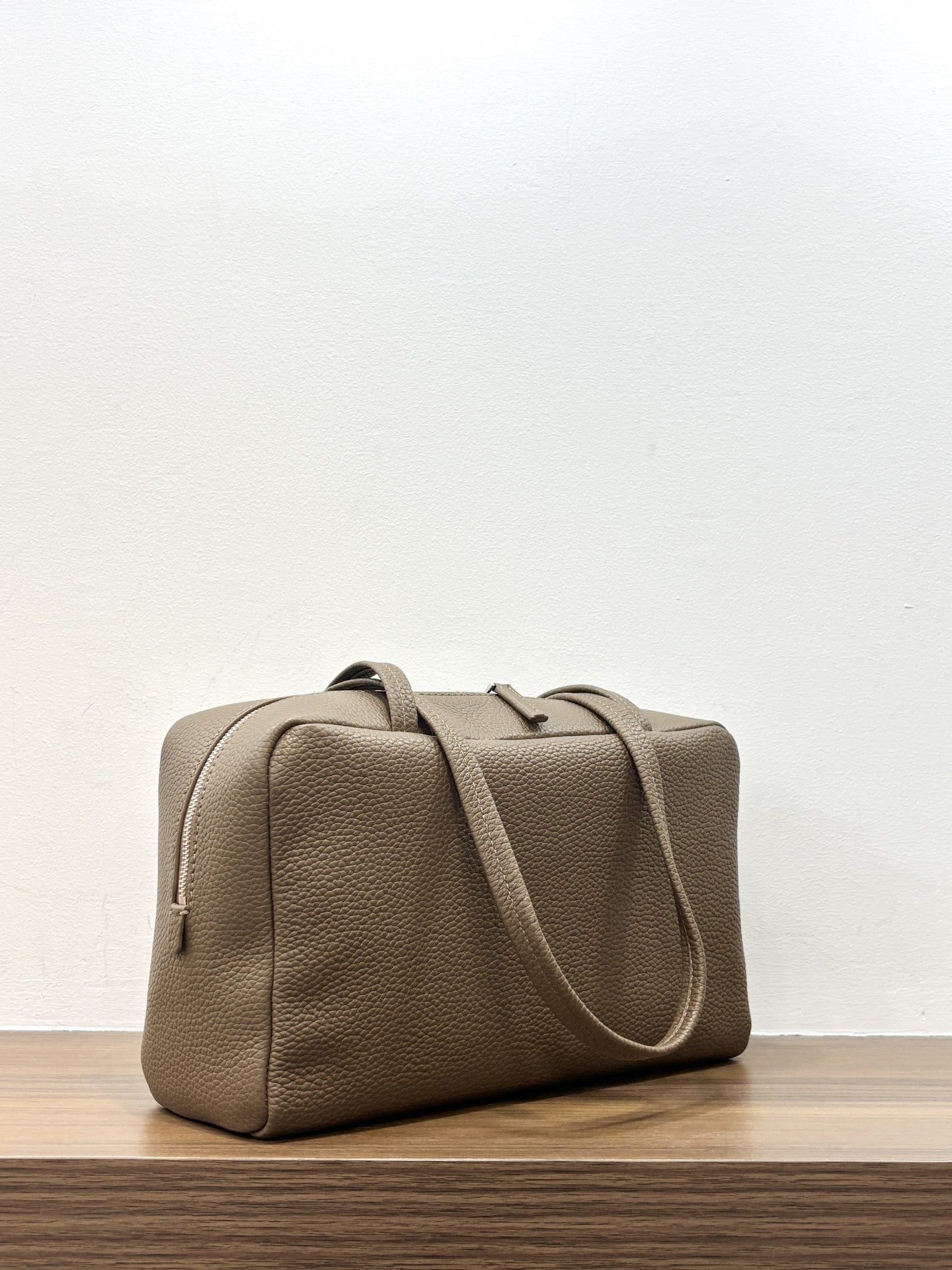 Women's Style Large Capacity Boston High-grade Top Layer Women's Shoulder Bag