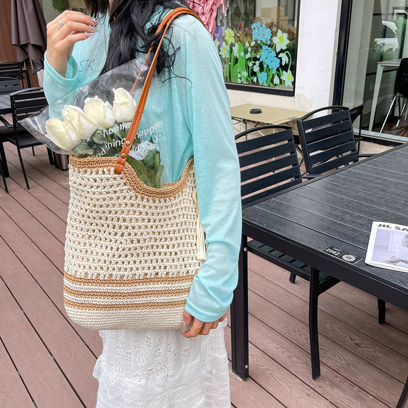 Women's Large Capacity Hollow Fashionable Stylish Color Matching Women's Shoulder Bag