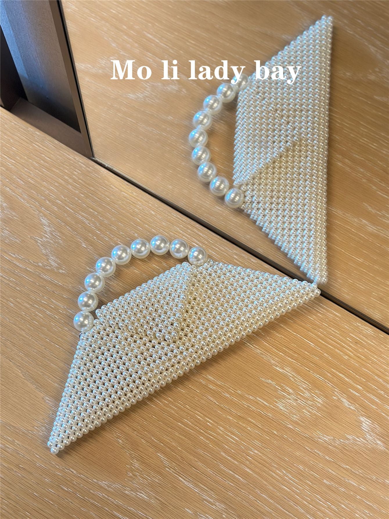 Triangle Fashion Artistic Pearl Handmade Beaded Novel Women's Handbag