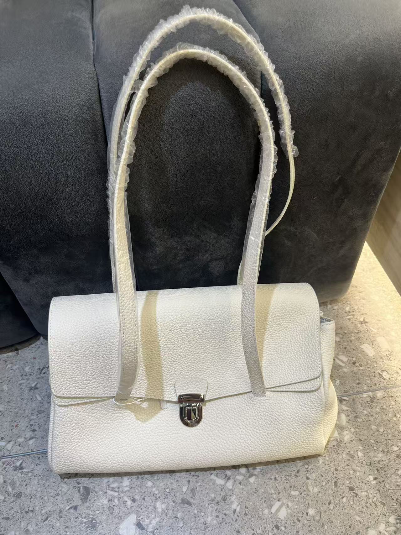 Women's Style Retro Matte Texture Large Capacity Versatile Kelly Ol Portable Bags