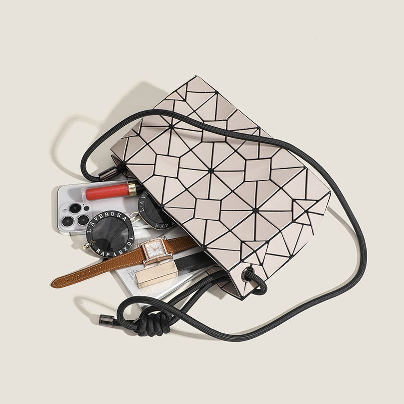 Trendy Geometric Rhombus Sequin Drawstring Fashion One Women's Shoulder Bag