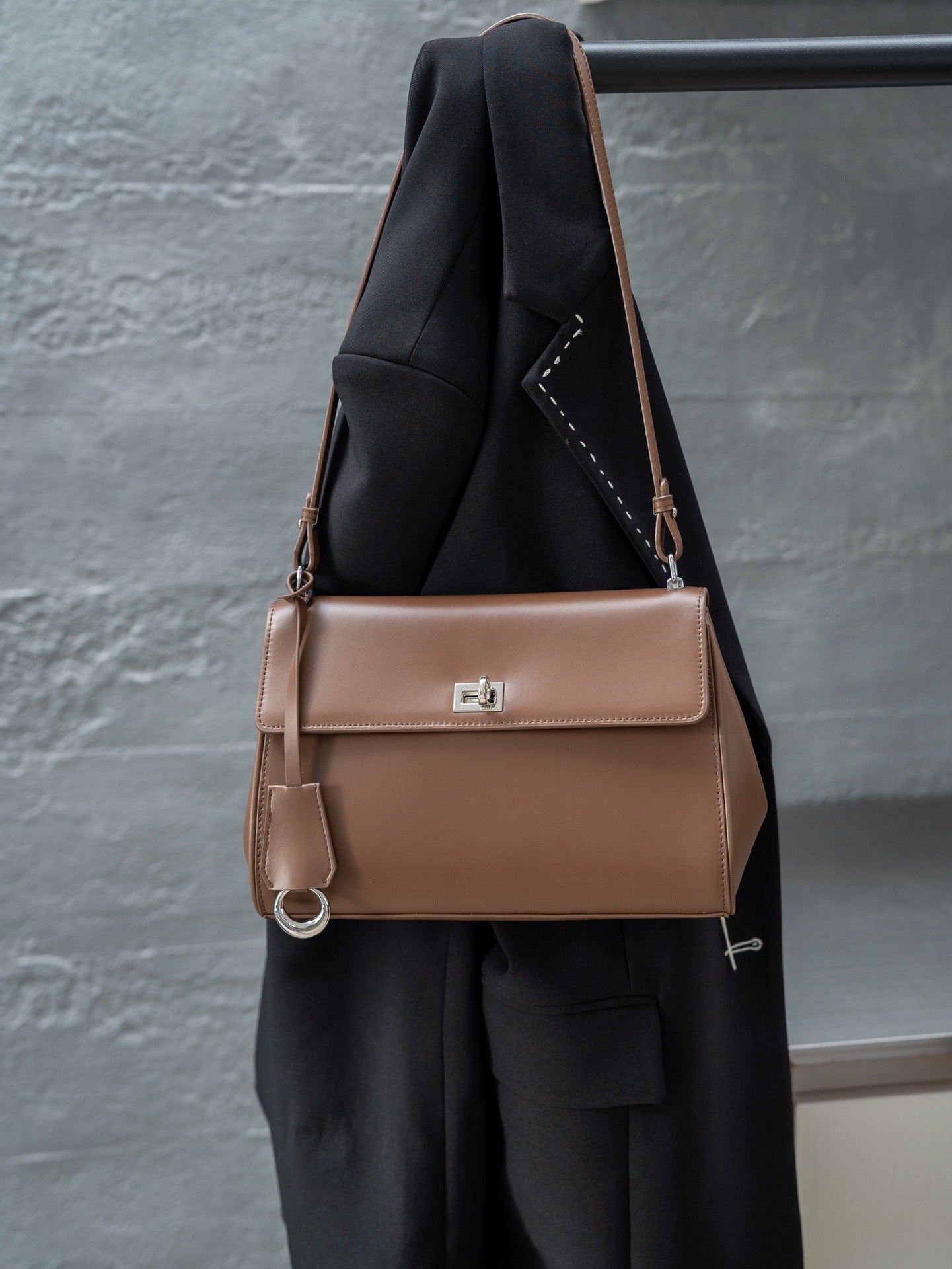 Women's Classic Leather Underarm Large Capacity Totes Women's Shoulder Bag