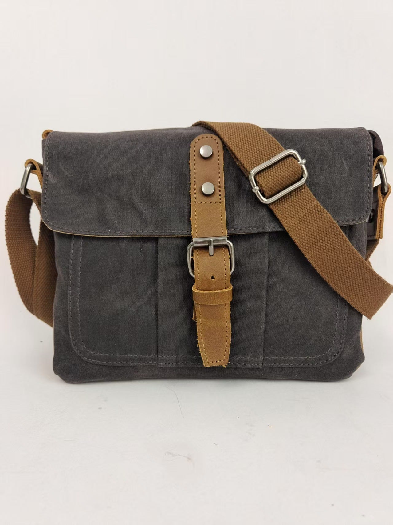 Men's Retro Motorcycle Simple Batik Waterproof Canvas Men's Shoulder Bag
