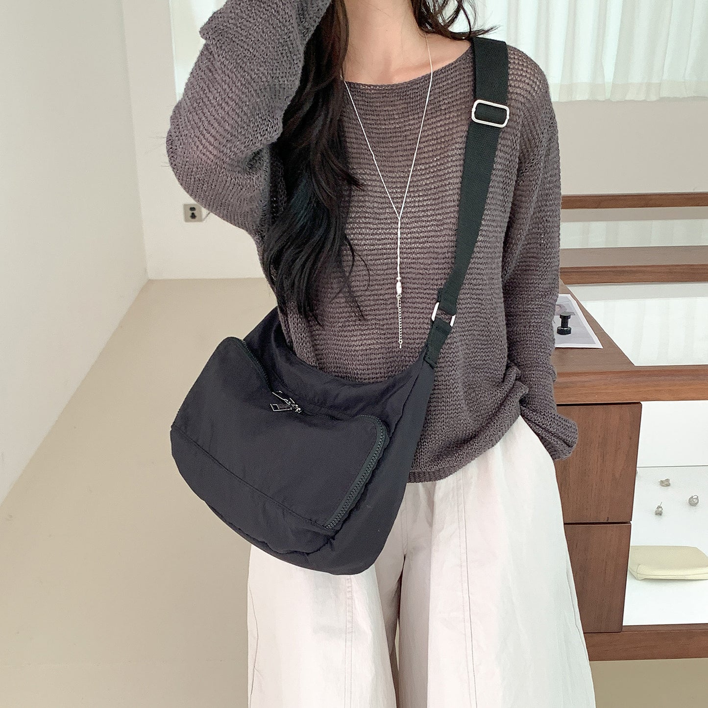 Niche Lightweight Nylon Pure Color Style Women's Messenger Bag