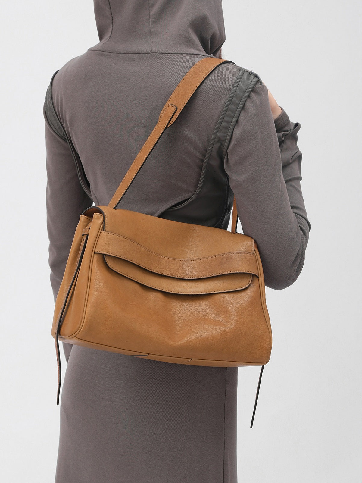 Women's Niche Free Retro Commuter Large Capacity Versatile Women's Messenger Bag
