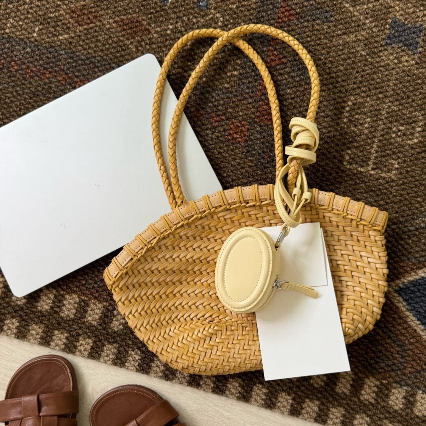 Women's Waxed Leather Hand-woven Underarm Shell Commute Leisure Holiday Women's Shoulder Bag