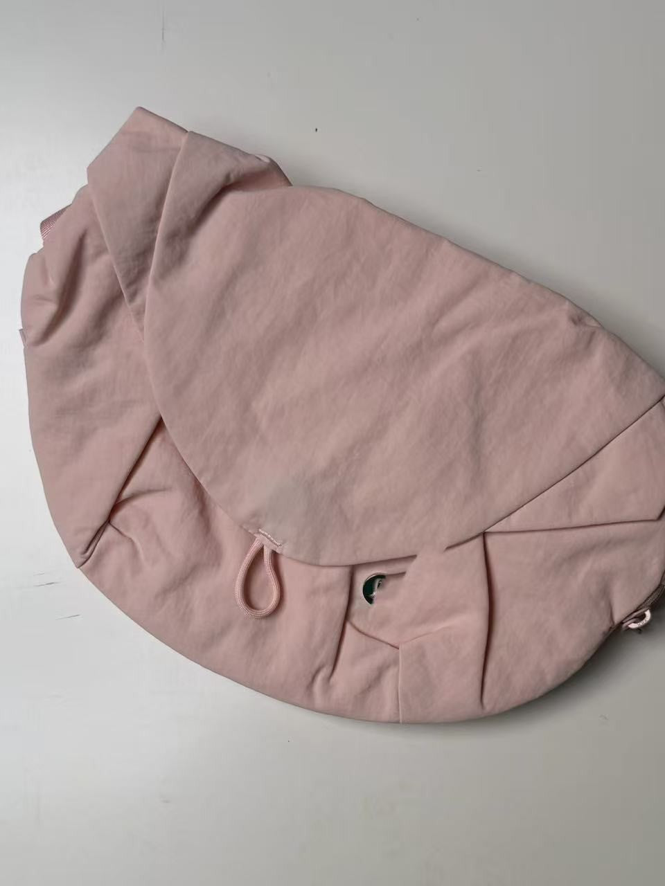 Magnetic Eucalyptus Gray Second-hand Basic Capacity Bags