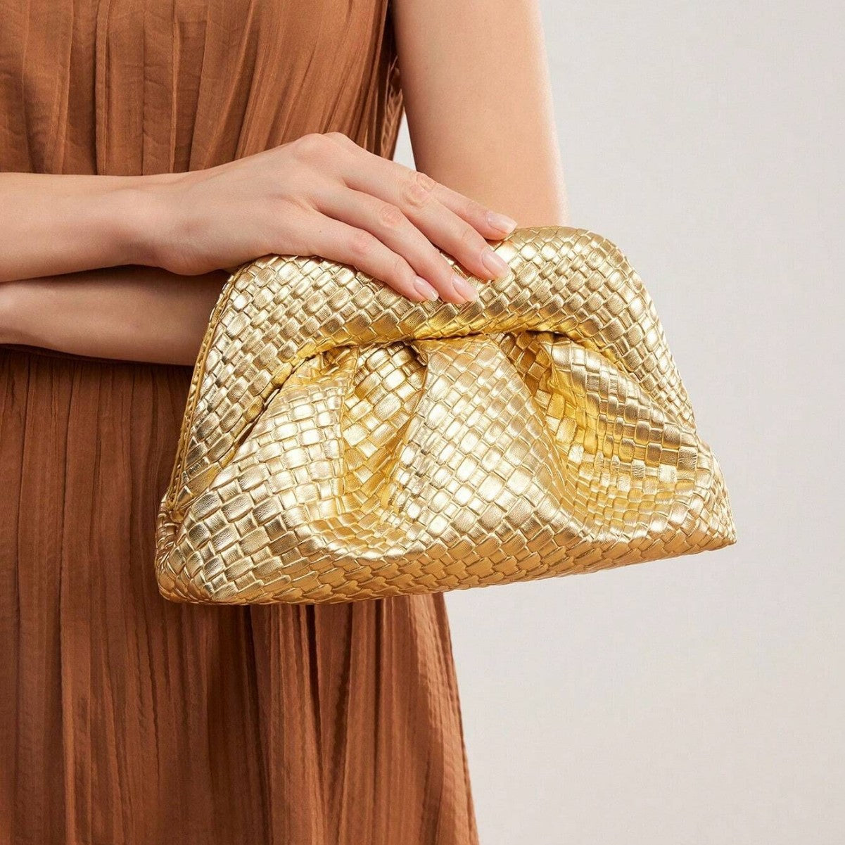 Women's Pleated Fashion Dinner Metallic Shiny Simple Women's Clutch