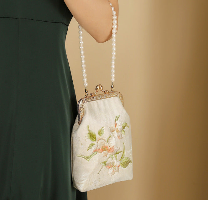 Pearl Embroidered Bamboo Ancient Style Cheongsam Banquet Clutch Chain Metal Bags