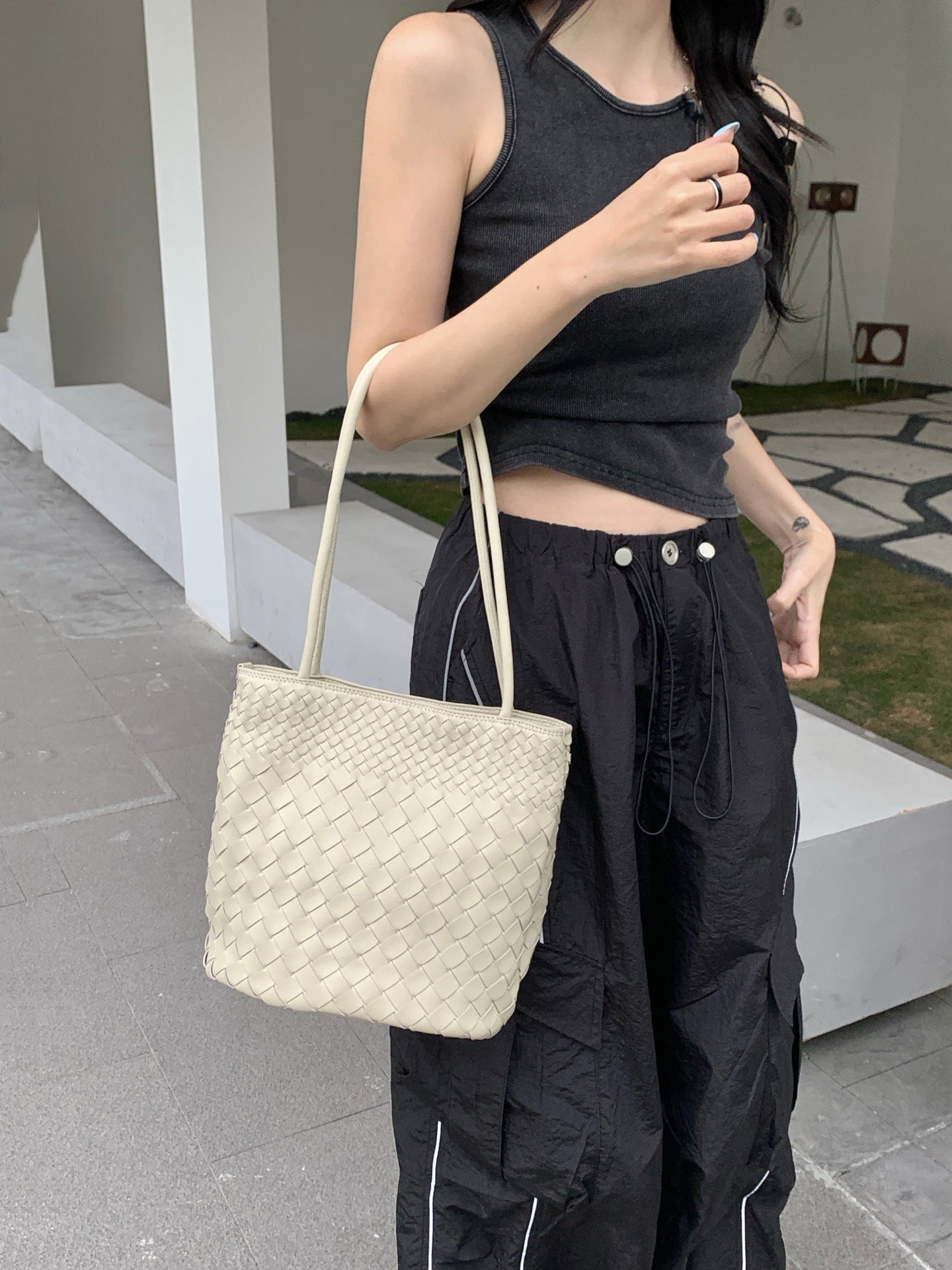 Women's Sheepskin Woven Large Capacity Totes Underarm Bucket Bags